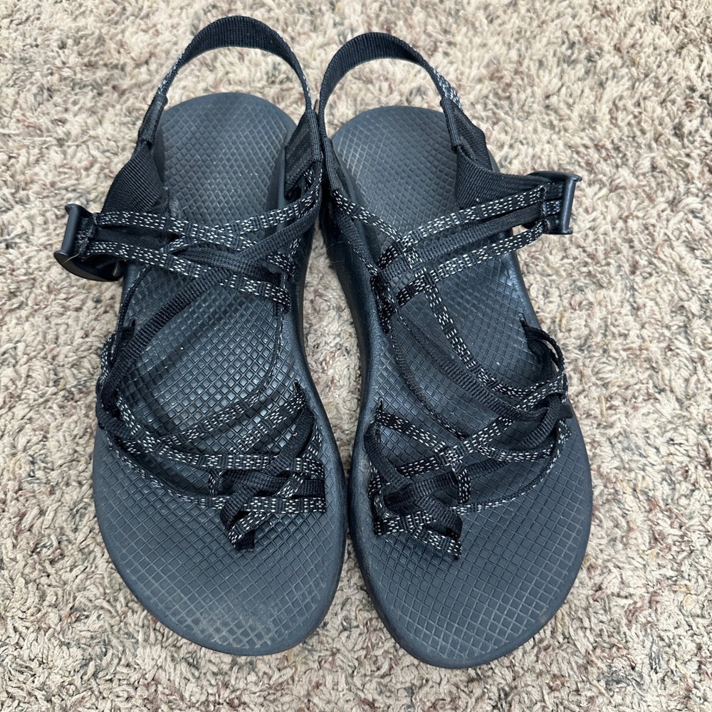 Chaco Z Cloud 2 Womens 9 Black White Strappy Athletic Hiking Sandals Toe Loop